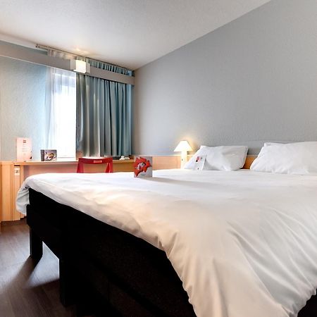 Ibis Agen Centre Gare Hotel Bagian luar foto