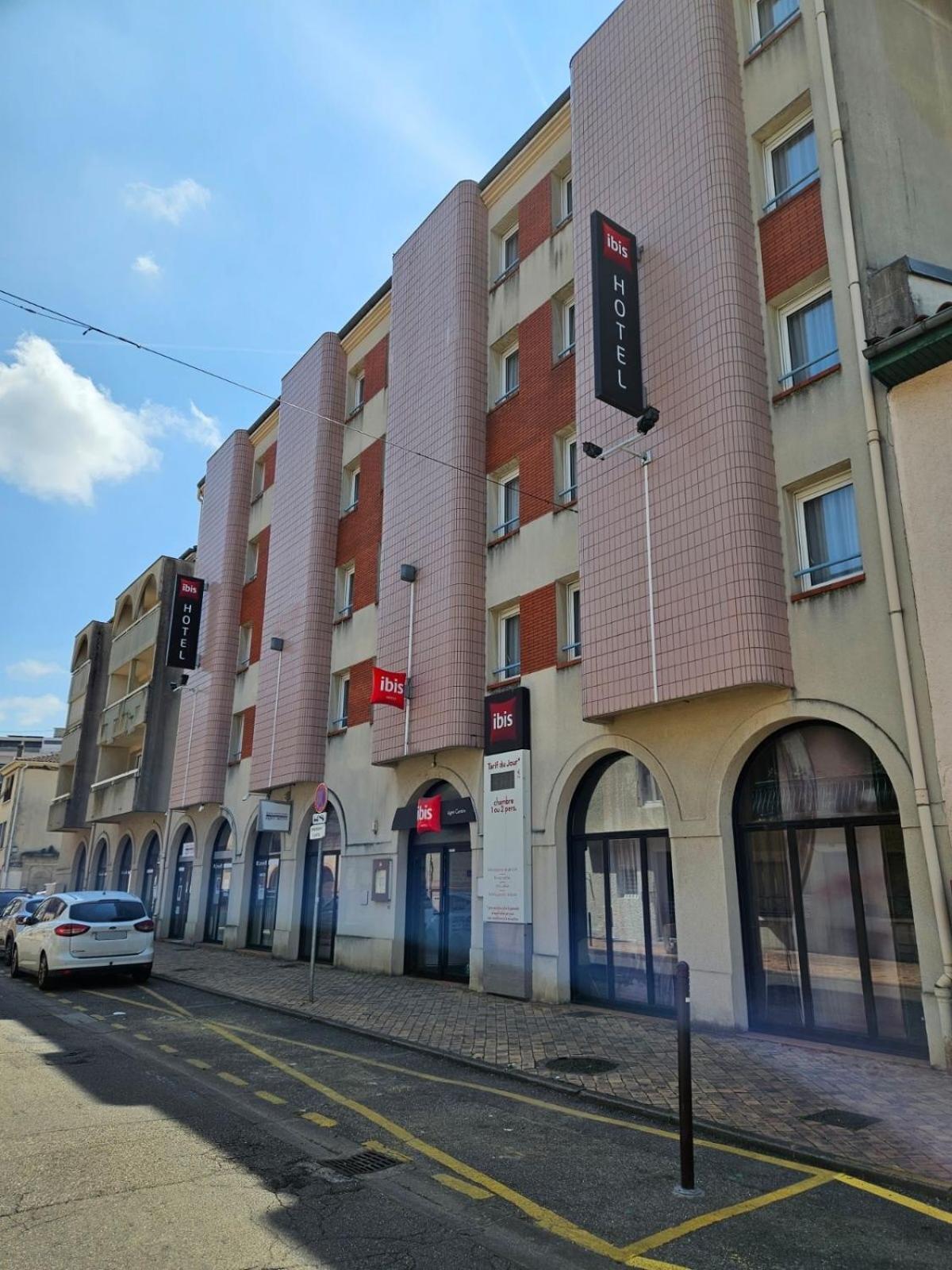 Ibis Agen Centre Gare Hotel Bagian luar foto