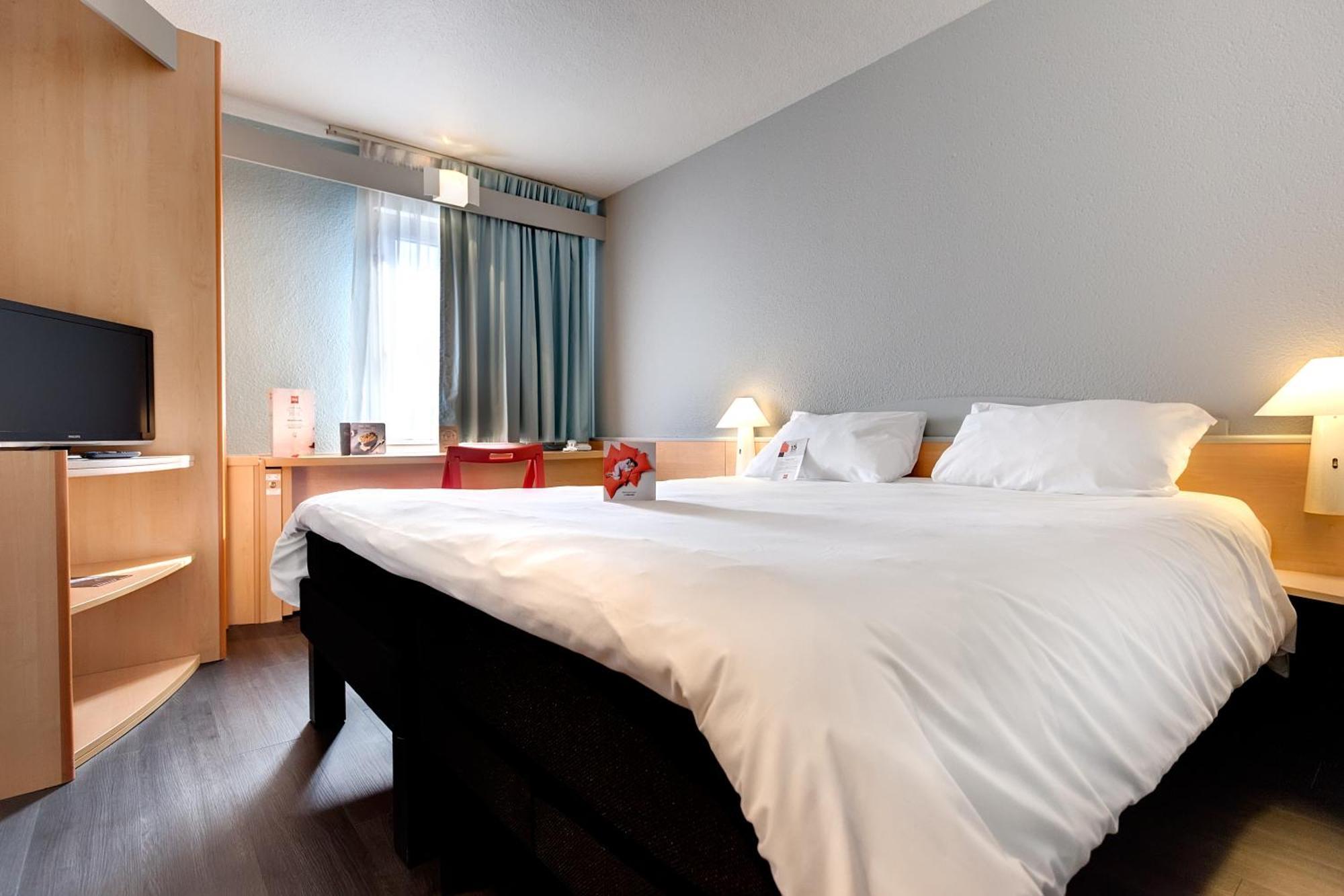 Ibis Agen Centre Gare Hotel Bagian luar foto