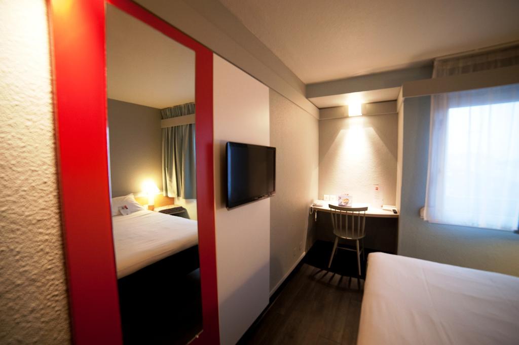 Ibis Agen Centre Gare Hotel Bagian luar foto